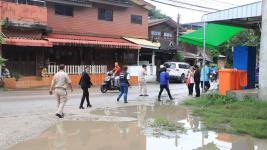 ทน.แม่สอด ลงพื้นที่เตรียมความพร้อมในการป้องกันปัญหาน้ำท่วมในเขตเทศบาล