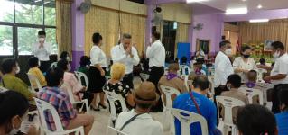 นายกเทศมนตรี มอบทุนการศึกษาแก่นักเรียนโรงเรียนในสังกัดเทศบาลนครแม่สอด