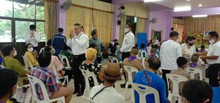 นายกเทศมนตรี มอบทุนการศึกษาแก่นักเรียนโรงเรียนในสังกัดเทศบาลนครแม่สอด