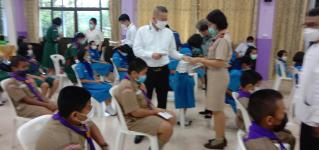 นายกเทศมนตรี มอบทุนการศึกษาแก่นักเรียนโรงเรียนในสังกัดเทศบาลนครแม่สอด