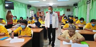 นายกเทศมนตรี เข้าเยี่ยมการสอบนักเรียนวิชชาลัยสูงวัยเทศบาลนครแม่สอด