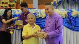 ทน.แม่สอด มอบเข็มผู้ผ่านการอบรมหลักสูตรวิชชาลัยสูงวัยนครแม่สอด รุ่นที่ 2