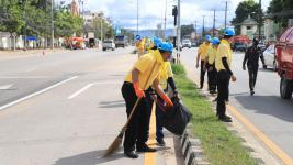 ทน.แม่สอด จัดกิจกรรมจิตอาสา “โครงการ 1 อำเภอ 1 ถนนเฉลิมพระเกียรติ”