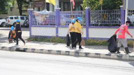 ทน.แม่สอด จัดกิจกรรมจิตอาสา “โครงการ 1 อำเภอ 1 ถนนเฉลิมพระเกียรติ”