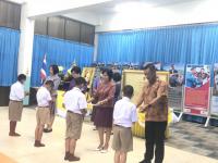 นายกเทศมนตรีมอบรองนายกฯ มอบทุนการศึกษาแก่นักเรียนโรงเรียนในสังกัดเทศบาลนครแม่สอด