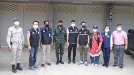 นายกเทศมนตรีมอบเลขานุการฯ หัวหน้าส่วนราชการ ลงพื้นที่จุดเสี่ยงโควิด-19 ในเขตเทศบาล