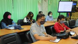 นายกเทศมนตรี เรียกประชุมเข้มทีมเฉพาะกิจเทศบาลเร่งดำเนินมาตรการเฝ้าระวังแก้ปัญหาโควิด-19