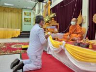 นายกเทศมนตรี มอบ รองนายกฯ ร่วมพิธีวางพวงมาลาเนื่องในวันคล้ายวันสวรรคตพระบาทสมเด็จพระบรมชนกาธิเบศร มหาภูมิพลอดุลยเดชมหาราช บรมนาถบพิตร