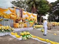 นายกเทศมนตรี มอบ รองนายกฯ ร่วมพิธีวางพวงมาลาเนื่องในวันคล้ายวันสวรรคตพระบาทสมเด็จพระบรมชนกาธิเบศร มหาภูมิพลอดุลยเดชมหาราช บรมนาถบพิตร