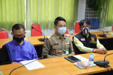 นายกเทศมนตรี มอบอุปกรณ์ป้องกันการแพร่ระบาดของโรคติดเชื้อโควิด-19