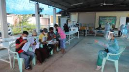 นายกเทศมนตรี ลงพื้นที่ตรวจเยี่ยมจุดคัดกรองโควิด-19 ในเขตเทศบาล