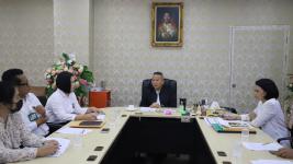 นายกเทศมนตรี เรียกประชุมติดตามผลการดำเนินงานของเทศบาลนครแม่สอด