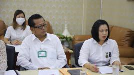 นายกเทศมนตรี เรียกประชุมติดตามผลการดำเนินงานของเทศบาลนครแม่สอด