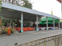 เทศบาลนครแม่สอด ร่วมจัดกิจกรรมบุญตักบตร และประพรมน้ำมนต์ ข้าวดอกไม้ เสริมสร้างสิริมงคลและขวัญกำลังใจให้แก่พุทธศาสนิกชนชาวอำเภอแม่สอด