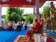 เทศบาลนครแม่สอด ร่วมจัดกิจกรรมบุญตักบตร และประพรมน้ำมนต์ ข้าวดอกไม้ เสริมสร้างสิริมงคลและขวัญกำลังใจให้แก่พุทธศาสนิกชนชาวอำเภอแม่สอด