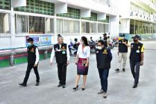 ทน.แม่สอด จัดประชุมคณะกรรมการศูนย์ปฏิบัติการควบคุมโรคเทศบาลนครแม่สอดและออกตรวจสถานประกอบการต่างๆและสถานศึกษาในเขตเทศบาล
