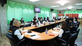 ทน.แม่สอด จัดประชุมคณะกรรมการศูนย์ปฏิบัติการควบคุมโรคเทศบาลนครแม่สอดและออกตรวจสถานประกอบการต่างๆและสถานศึกษาในเขตเทศบาล