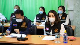 ทน.แม่สอด จัดประชุมคณะกรรมการศูนย์ปฏิบัติการควบคุมโรคเทศบาลนครแม่สอดและออกตรวจสถานประกอบการต่างๆและสถานศึกษาในเขตเทศบาล