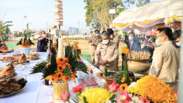 ทน.แม่สอด จัดพิธีวางศิลาฤกษ์สร้างศาลพระหลักเมืองแม่สอดและพระบรมราชานุสาวรีย์ศาลสมเด็จพระนเรศวรมหาราช (พระตำหนัก)