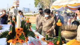 ทน.แม่สอด จัดพิธีวางศิลาฤกษ์สร้างศาลพระหลักเมืองแม่สอดและพระบรมราชานุสาวรีย์ศาลสมเด็จพระนเรศวรมหาราช (พระตำหนัก)