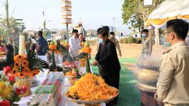ทน.แม่สอด จัดพิธีวางศิลาฤกษ์สร้างศาลพระหลักเมืองแม่สอดและพระบรมราชานุสาวรีย์ศาลสมเด็จพระนเรศวรมหาราช (พระตำหนัก)