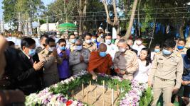 ทน.แม่สอด จัดพิธีวางศิลาฤกษ์สร้างศาลพระหลักเมืองแม่สอดและพระบรมราชานุสาวรีย์ศาลสมเด็จพระนเรศวรมหาราช (พระตำหนัก)