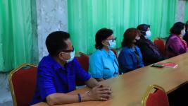 ทน.แม่สอด จัดโครงการฝึกอาชีพให้ความรู้ชุมชนในเขตเทศบาลนครแม่สอด หลักสูตรดอกไม้ประดิษฐ์จากริบบิ้นผ้า