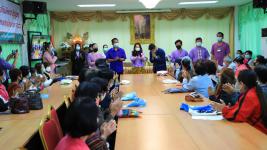 ทน.แม่สอด จัดโครงการฝึกอาชีพให้ความรู้ชุมชนในเขตเทศบาลนครแม่สอด หลักสูตรดอกไม้ประดิษฐ์จากริบบิ้นผ้า