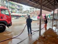 ทน.แม่สอดล้างตลาดในเขตเทศบาลนครแม่สอด