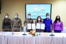 ทน.แม่สอดร่วมกับสถานีตำรวจภูธรแม่สอด บันทึกข้อตกลงว่าด้วยความร่วมมือโครงการสร้างเครือข่ายการมีส่วนร่วมของประชาชนในการป้องกันอาชญากรรมระดับตำบล