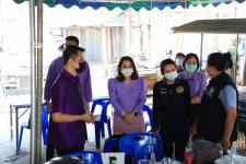 ทน.แม่สอด รับมอบถุงยังชีพจากแม่สอดมูลนิธิสามัคคีการกุศล