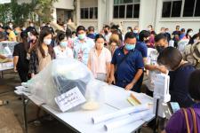 ทน.แม่สอด ส่งมอบหีบเลือกตั้งสมาชิกสภาเทศบาลและนายกเทศมนตรีนครแม่สอด