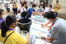 ทน.แม่สอด ส่งมอบหีบเลือกตั้งสมาชิกสภาเทศบาลและนายกเทศมนตรีนครแม่สอด