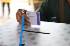 ปลัดเทศบาลพร้อมด้วยหัวหน้าส่วนราชการ เข้าตรวจเยี่ยมหน่วยเลือกตั้งสมาชิกสภาเทศบาลและนายกเทศมนตรีนครแม่สอด