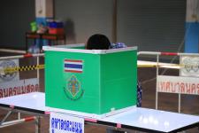 ปลัดเทศบาลพร้อมด้วยหัวหน้าส่วนราชการ เข้าตรวจเยี่ยมหน่วยเลือกตั้งสมาชิกสภาเทศบาลและนายกเทศมนตรีนครแม่สอด