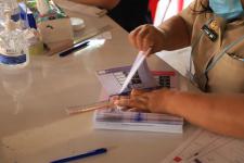 ปลัดเทศบาลพร้อมด้วยหัวหน้าส่วนราชการ เข้าตรวจเยี่ยมหน่วยเลือกตั้งสมาชิกสภาเทศบาลและนายกเทศมนตรีนครแม่สอด