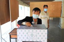 ปลัดเทศบาลพร้อมด้วยหัวหน้าส่วนราชการ เข้าตรวจเยี่ยมหน่วยเลือกตั้งสมาชิกสภาเทศบาลและนายกเทศมนตรีนครแม่สอด