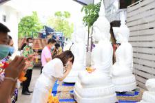 ทน.แม่สอด มอบพระพุทธโคดมบุญบารมีเป็นพุทธบูชาให้แก่โรงเรียนในสังกัดเทศบาลนครแม่สอด