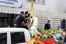 ทน.แม่สอด มอบพระพุทธโคดมบุญบารมีเป็นพุทธบูชาให้แก่โรงเรียนในสังกัดเทศบาลนครแม่สอด
