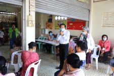 ทน.แม่สอด แจกเบี้ยยังชีพผู้สูงอายุและผู้พิการ ประจำเดือนมิถุนายน 2564