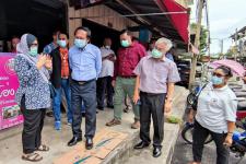 ทน.แม่สอด ลงพื้นที่แก้ไขปัญหาไฟจราจร และท่อระบายน้ำ ในเขตเทศบาลนครแม่สอด