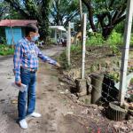 ทน.แม่สอด ลงพื้นที่ปรับผิวถนนป้องกันน้ำท่วมขัง