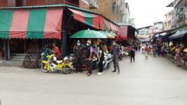 ทน.แม่สอด ลงพื้นที่รณรงค์ป้องกันโควิด-19 ตลาดในเขตเทศบาลนครแม่สอด