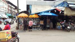 ทน.แม่สอด ลงพื้นที่รณรงค์ป้องกันโควิด-19 ตลาดในเขตเทศบาลนครแม่สอด