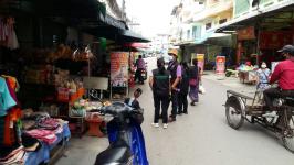 ทน.แม่สอด ลงพื้นที่รณรงค์ป้องกันโควิด-19 ตลาดในเขตเทศบาลนครแม่สอด