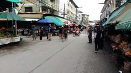 ทน.แม่สอด ลงพื้นที่รณรงค์ป้องกันโควิด-19 ตลาดในเขตเทศบาลนครแม่สอด