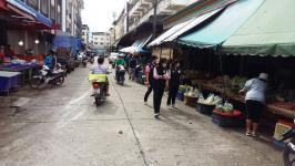ทน.แม่สอด ลงพื้นที่รณรงค์ป้องกันโควิด-19 ตลาดในเขตเทศบาลนครแม่สอด