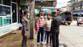 ทน.แม่สอด ลงพื้นที่รณรงค์ป้องกันโควิด-19 ตลาดในเขตเทศบาลนครแม่สอด