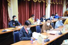 คณะผู้บริหาร สมาชิกสภาเทศบาล ร่วมประชุมซักซ้อมการยื่นบัญชีทรัพย์สินและหนี้สิน