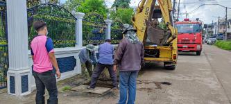 ทน.แม่สอด ลงพื้นที่แก้ปัญหาทางระบายน้ำในเขตเทศบาลนครแม่สอด